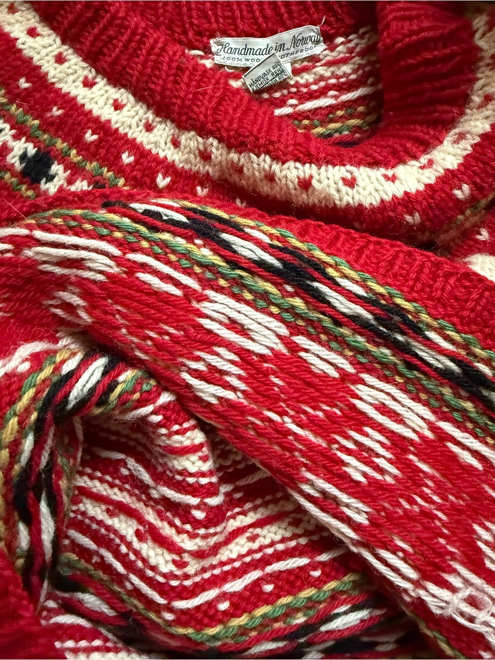 Vintage Hand Knit in Norway Sweater Women Sz M/L Red Pure Wool Fair Isle Nordic - Picture 6 of 6